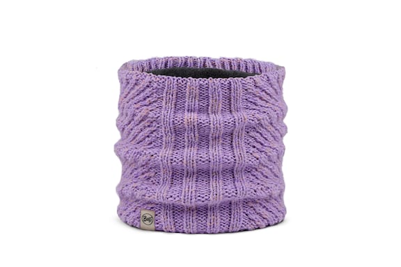 Der wärmende Neckwarmer in der Farbe Grape Ice von der spanischen Marke BUFF®.