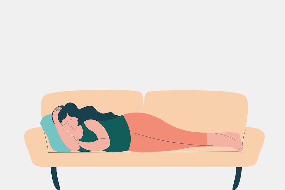 Frau schläft auf Couch Illustration