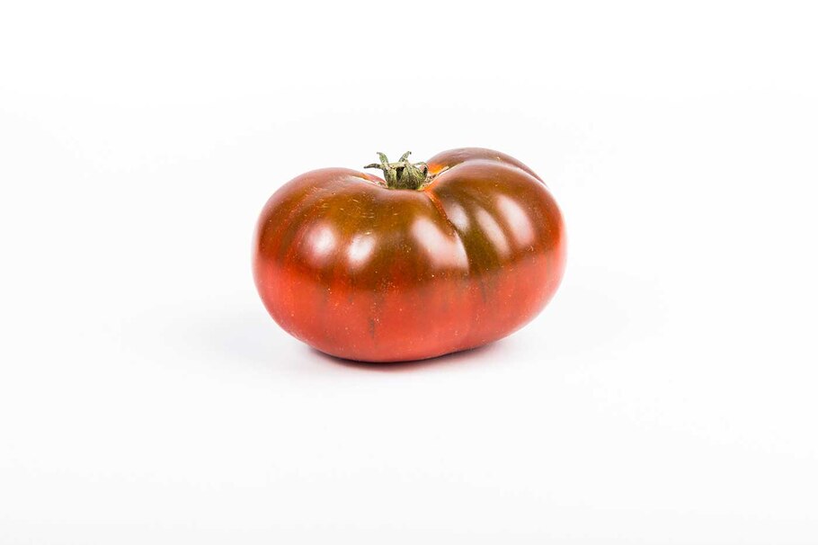 Tomate auf weißem Hintergrund