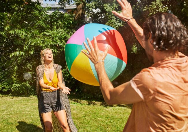 Bewegung mit dem Wasserball