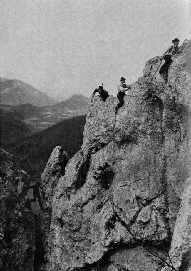 Peilstein, Seilschaft (um 1908). Formation Hahnenkamm