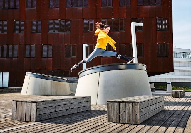 Parkour, Athletin, Sprung Bänke