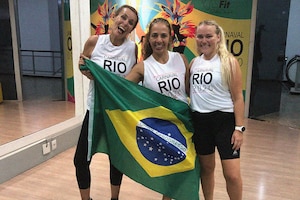 Waltraud Hable (l.) und ihre Sambalehrerin in Rio