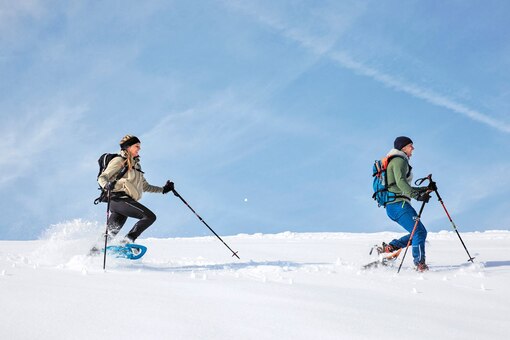 Schneeschuhwandern, Schnee, Mann, Frau, blauer Himmel, Bewegung, carpe diem