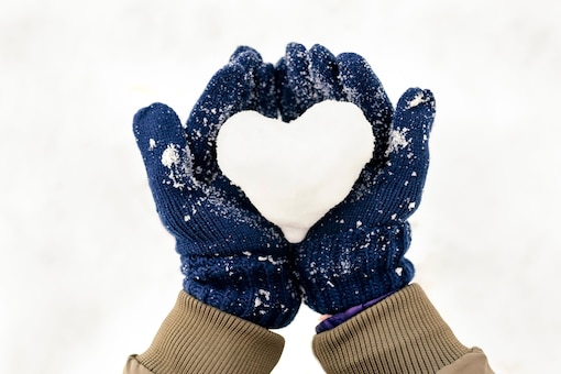 Schnee, Winter, Handschuhe, Hände, Schneeherz, Herz, Kälte