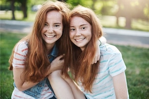 Zwillinge, Teenager, Mädchen, Natur