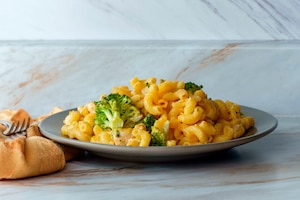 Pasta Mac´n´Cheese Style mit Butter-Brokkoli und selbstgemachtem Parmesan