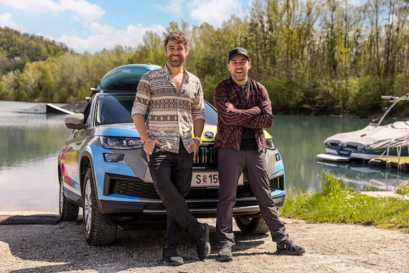 Der moderne SUV begleitet das Entertainment-Duo bei jedem Abenteuer.