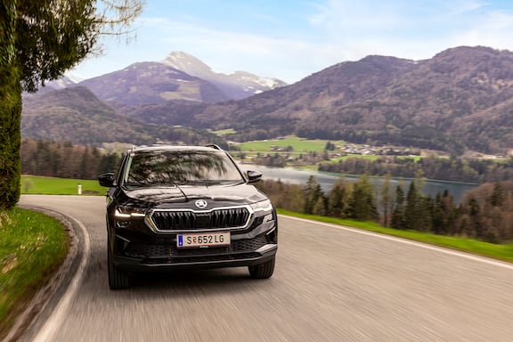 Der moderne Škoda Karoq stürzt sich mit dir in jedes Abenteuer.