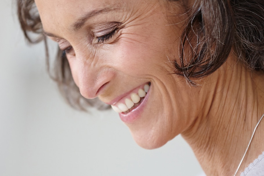 Zufrieden und reif: Frauen können aktiv gegen Beschwerden in der Menopause vorgehen.
