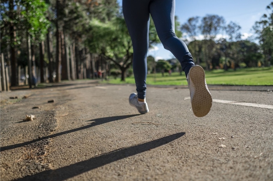 Beine, Frau, Laufen, Joggen, Natur