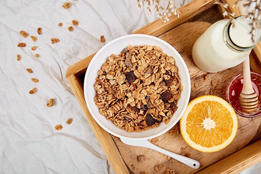 Muesli, Orange, Milch, Bett