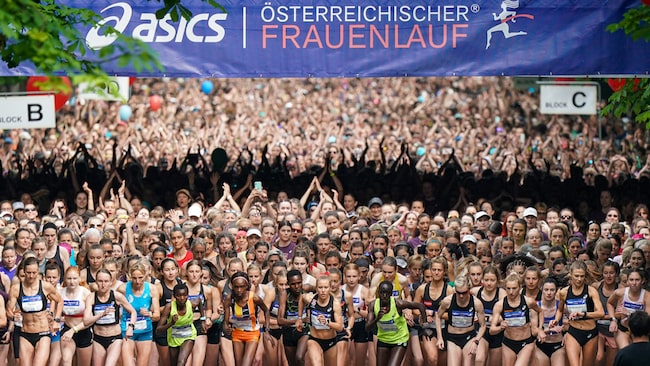Tausende Frauen am Start beim ASICS Österreichische Frauenlauf