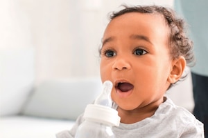 Baby, Junge, Flasche, trinken