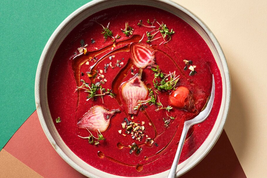 Rote Rübensuppe mit Wintergewürzen