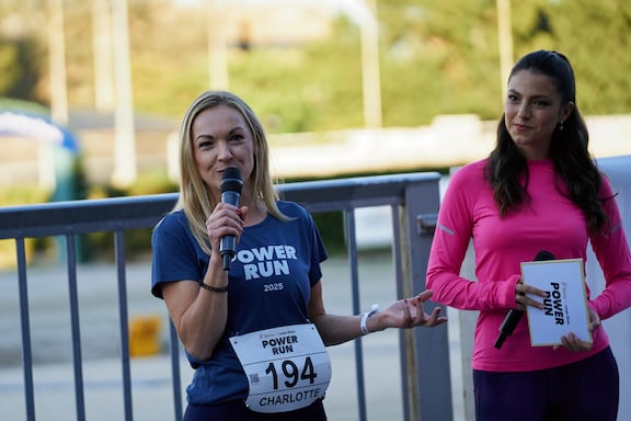 Alina Marzi moderiert den POWER RUN gemeinsam mit Tchibo.