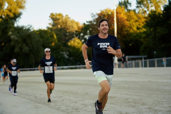 Ein Teilnehmer des POWER RUN beim Laufen.